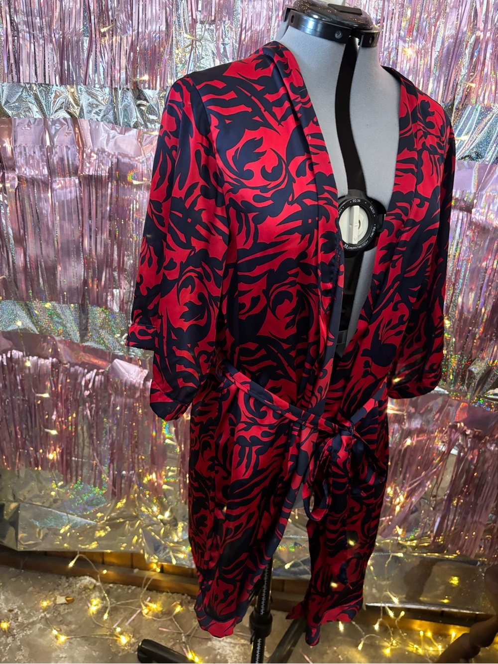 Vintage Satin Robe with Tie Waist - Picture 6 of 7